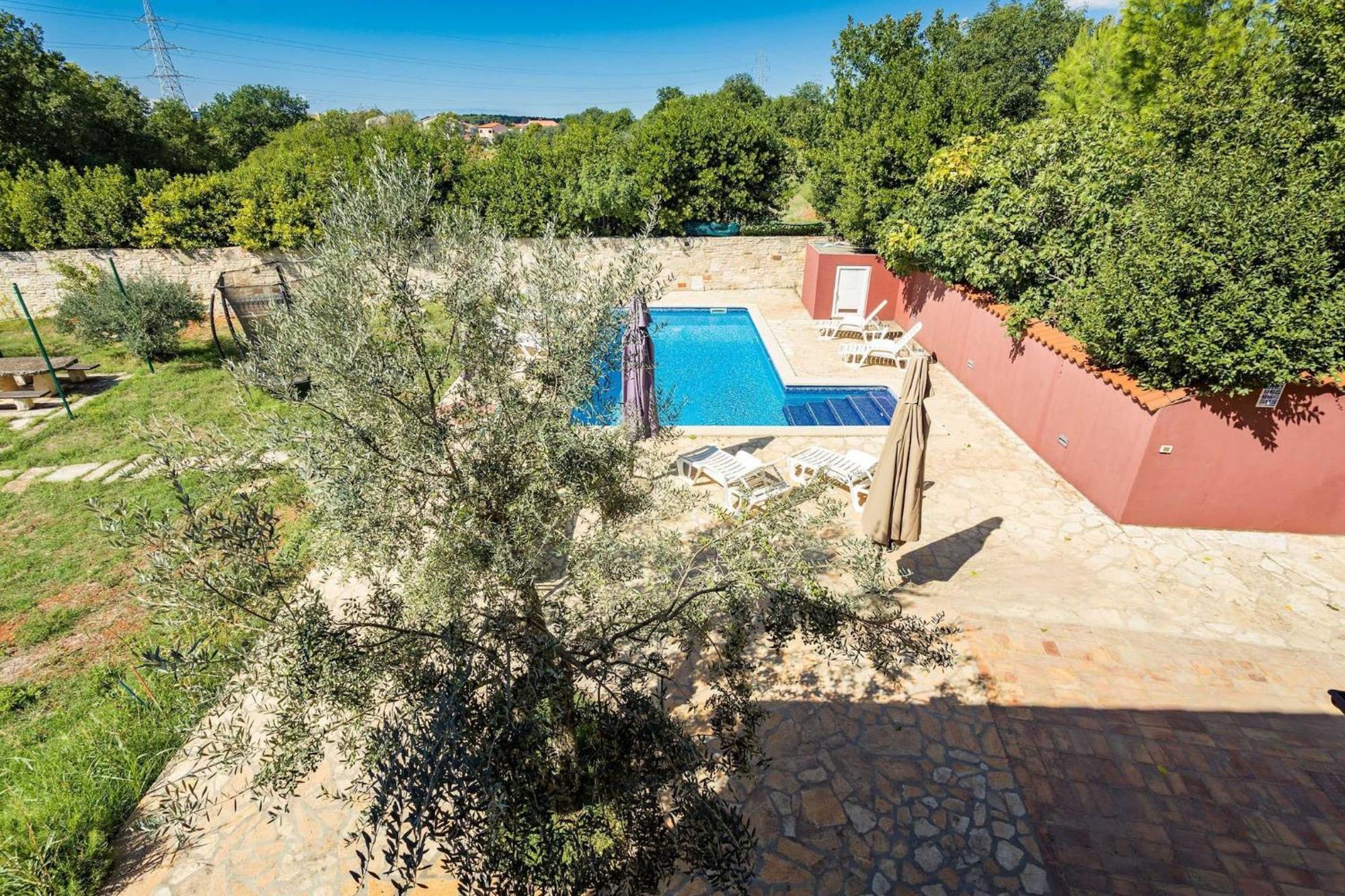Holiday Home Pina プーラ エクステリア 写真