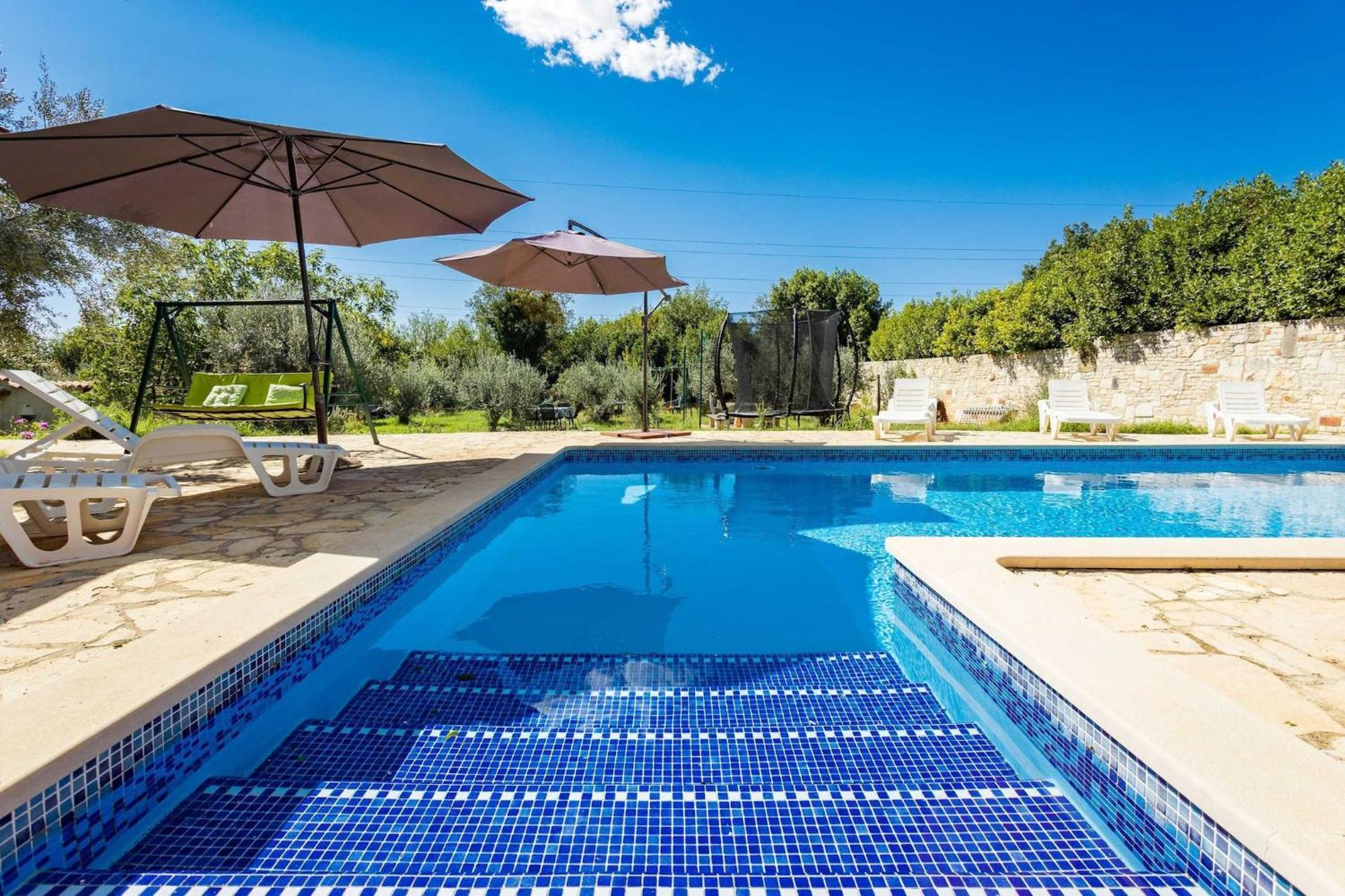Holiday Home Pina プーラ エクステリア 写真