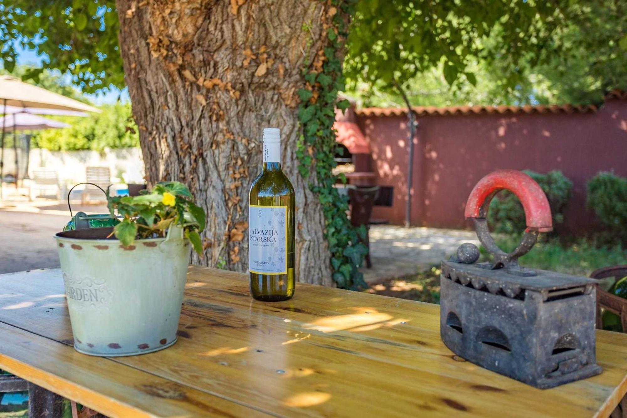 Holiday Home Pina プーラ エクステリア 写真